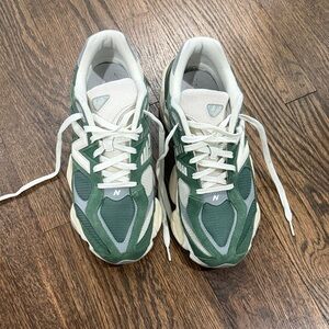 New Balance Green & White Running Sneakers